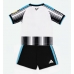 Camisa de Futebol Newcastle United Equipamento Principal Infantil 2026-27 Manga Curta (+ Calças curtas)